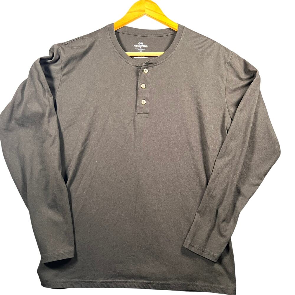 Real Essentials Men's Long Sleeve Pullover Size L Three Buttons